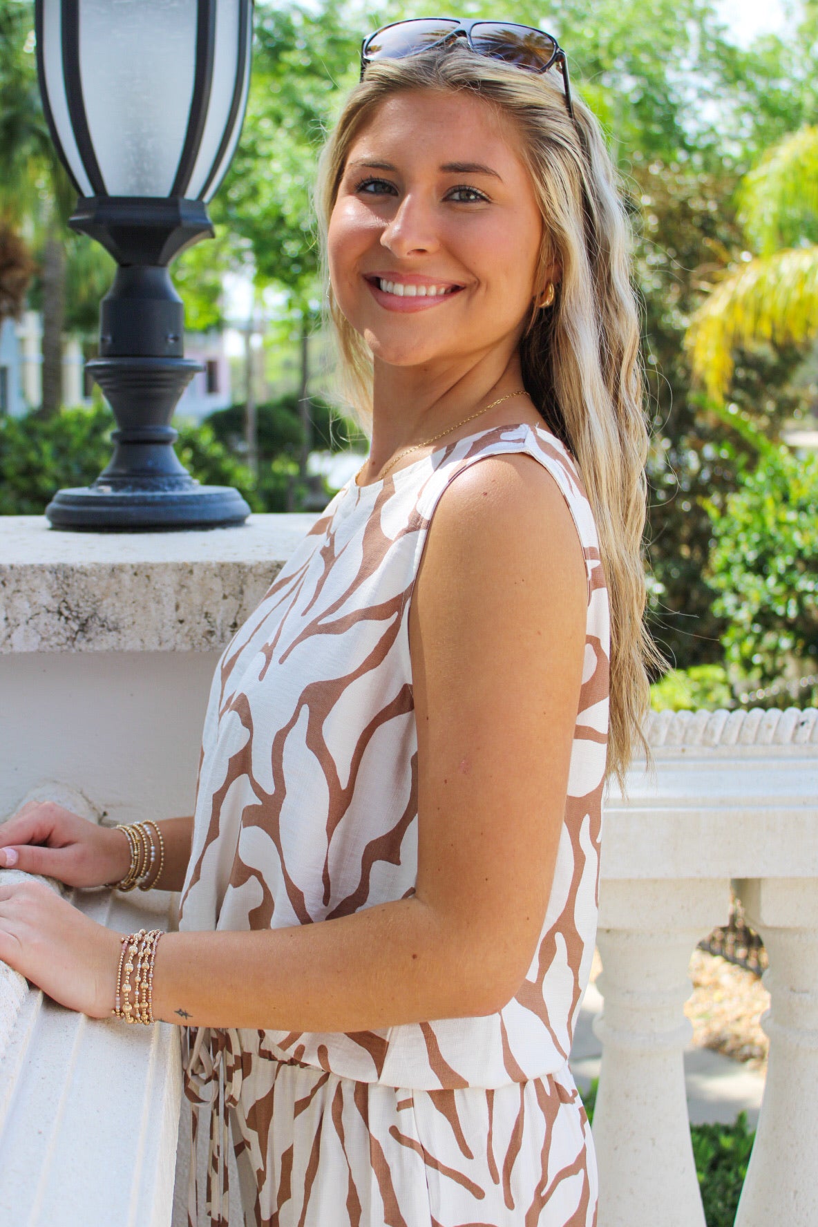 Dreaming Of The Tropics Sleeveless Top - Ivory/Taupe