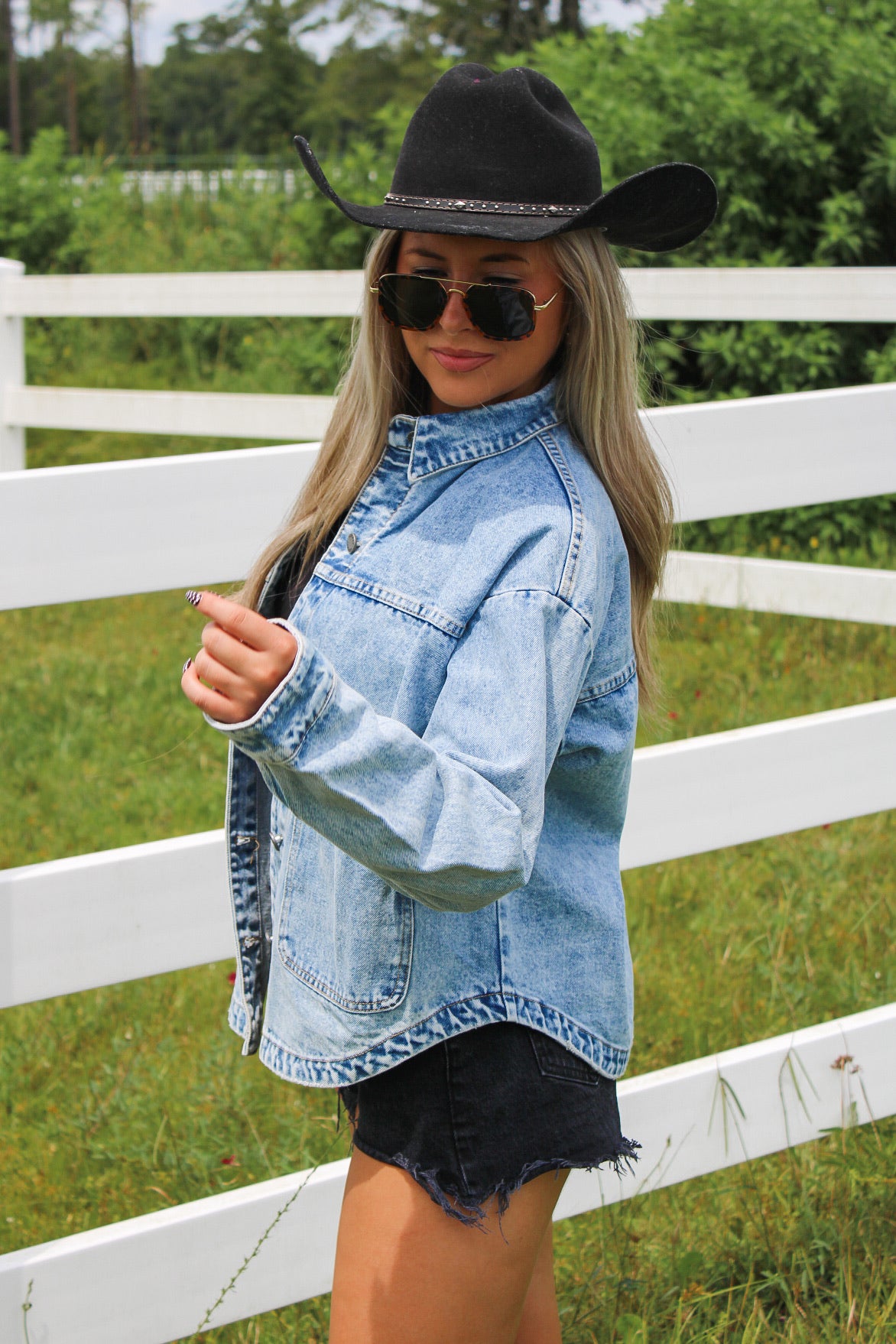 Keep On Dreaming Acid Wash Denim Jacket - Med Wash