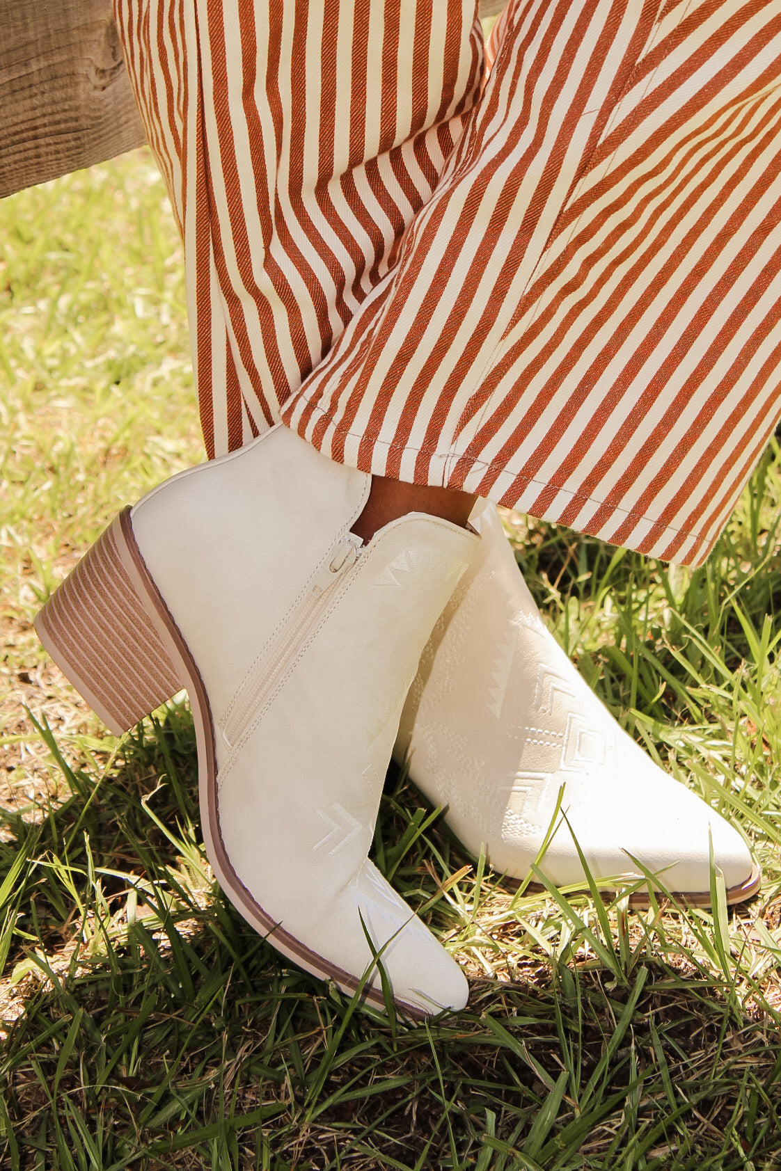 The Harper Block Heel Ankle Bootie - Lt Gray