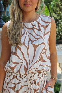 Dreaming Of The Tropics Sleeveless Top - Ivory/Taupe