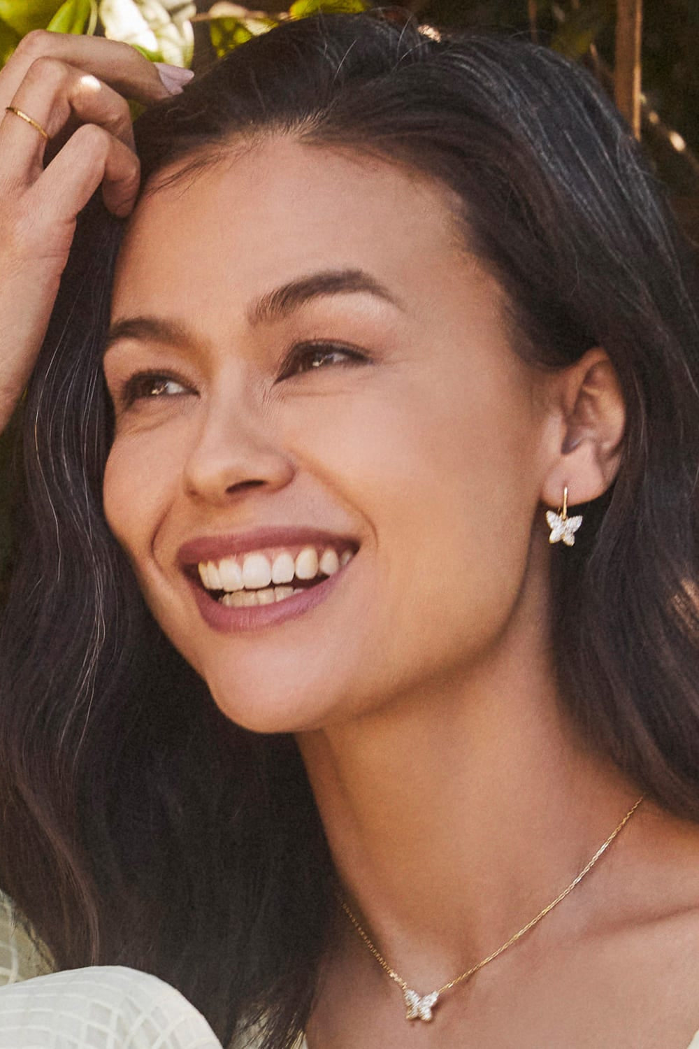 Kendra Scott: Lillia Crystal Butterfly Gold Pendant Necklace - White Crystal | Makk Fashions