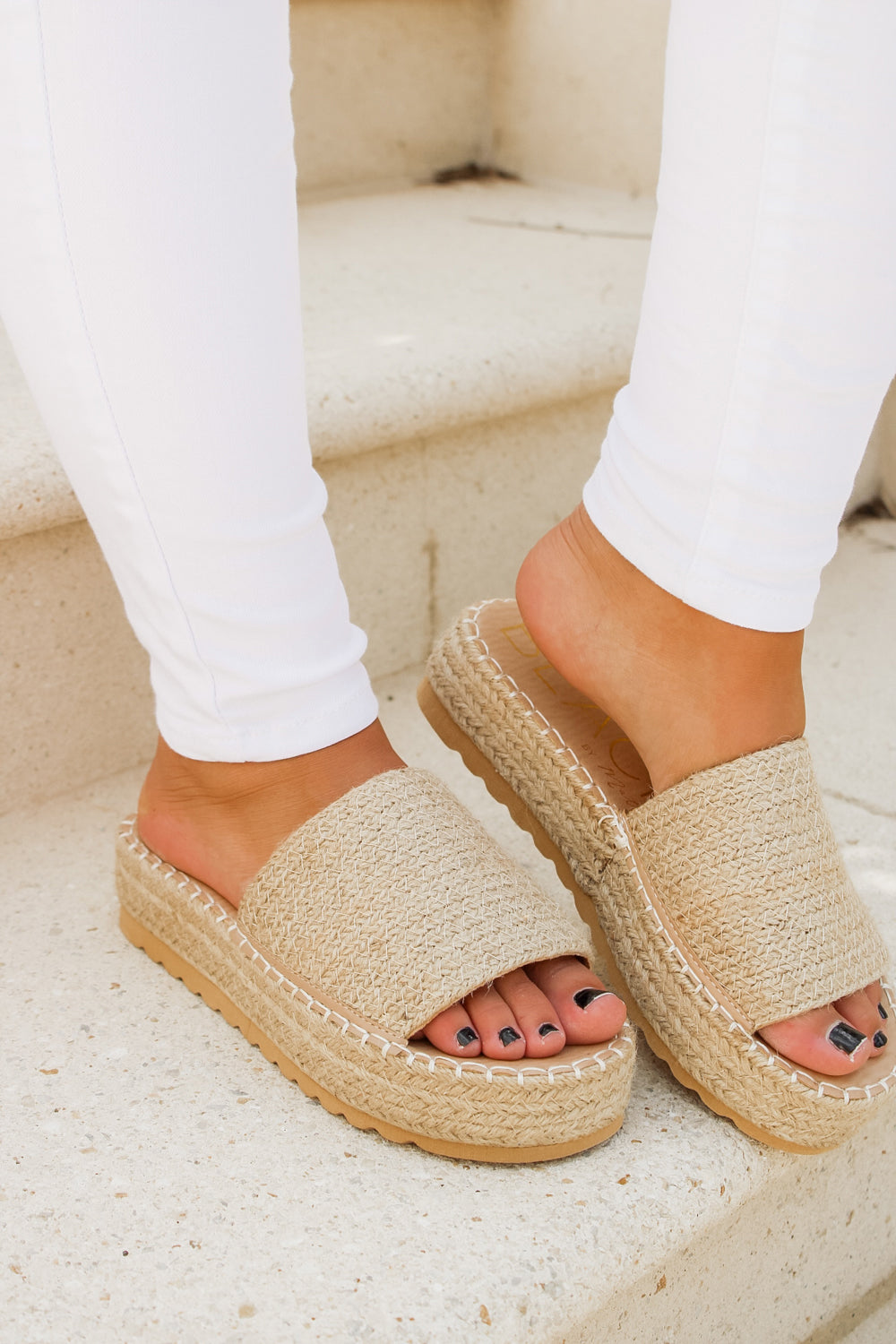 Matisse: Del Mar Raffia Platform Slide Sandal - Natural | Makk Fashions