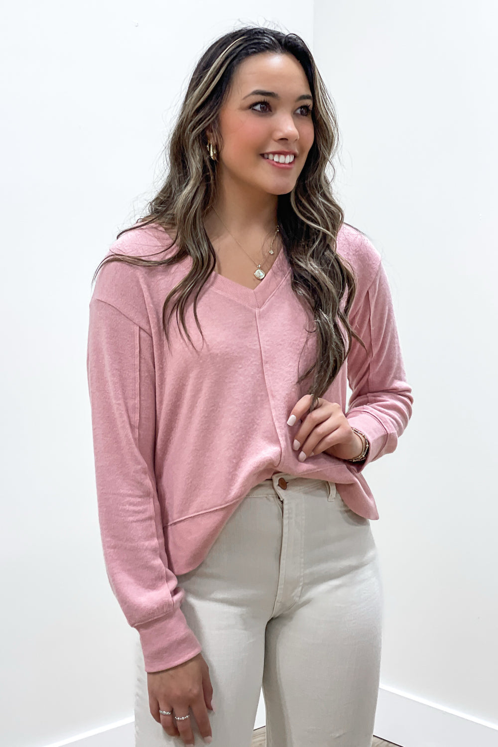Z Supply: Wilder Cloud V-Neck LS Top - Rose Haze | Makk Fashions
