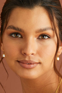 Kendra Scott: Davis Gold Small Drop Earrings - Mother Of Pearl | Makk Fashions