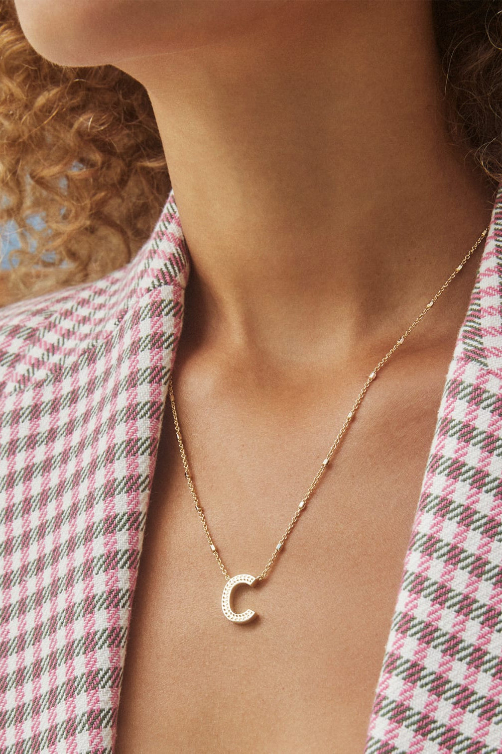 Kendra Scott: Letter C Pendant Necklace - Gold | Makk Fashions