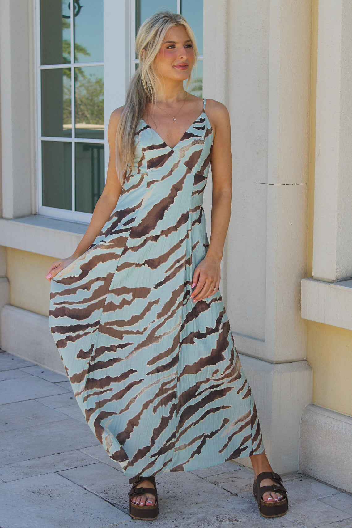 Effortless Chic Open Back Maxi Dress - Milti