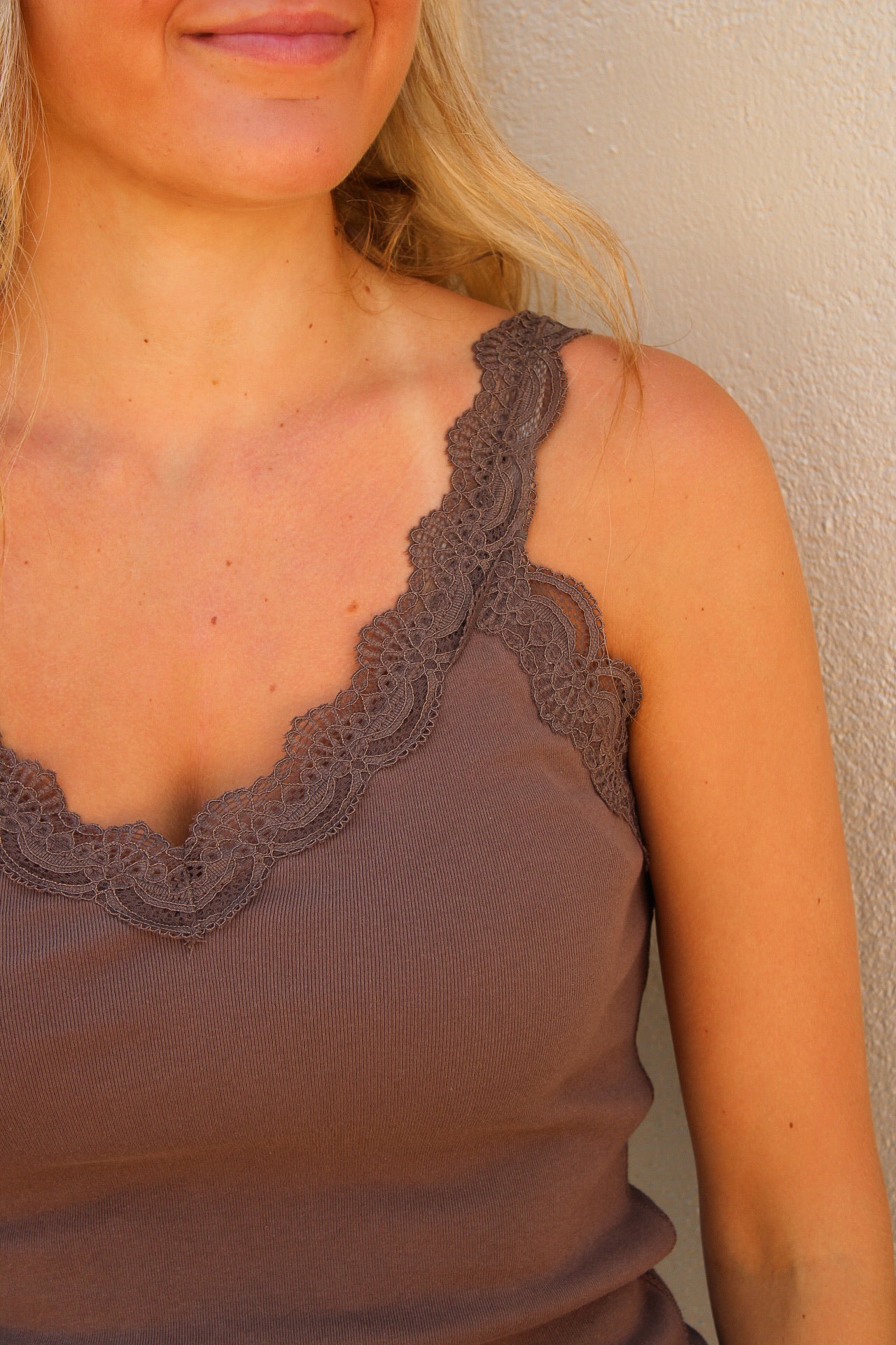 Z Supply: Eve Lace Tank - Cocoa Latte