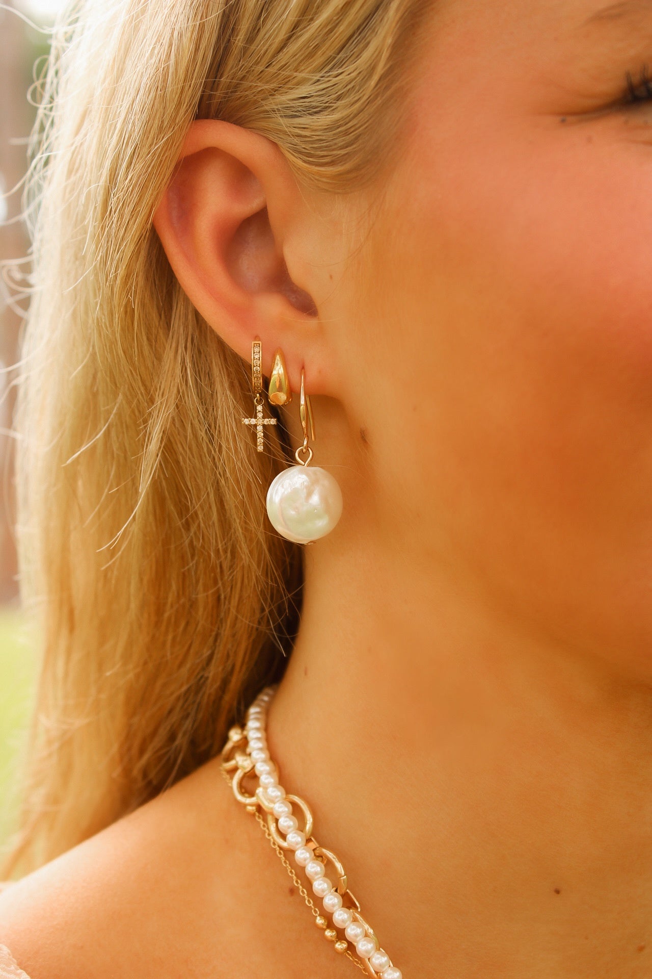 Freshwater Pearl Drop Earrings - Gold