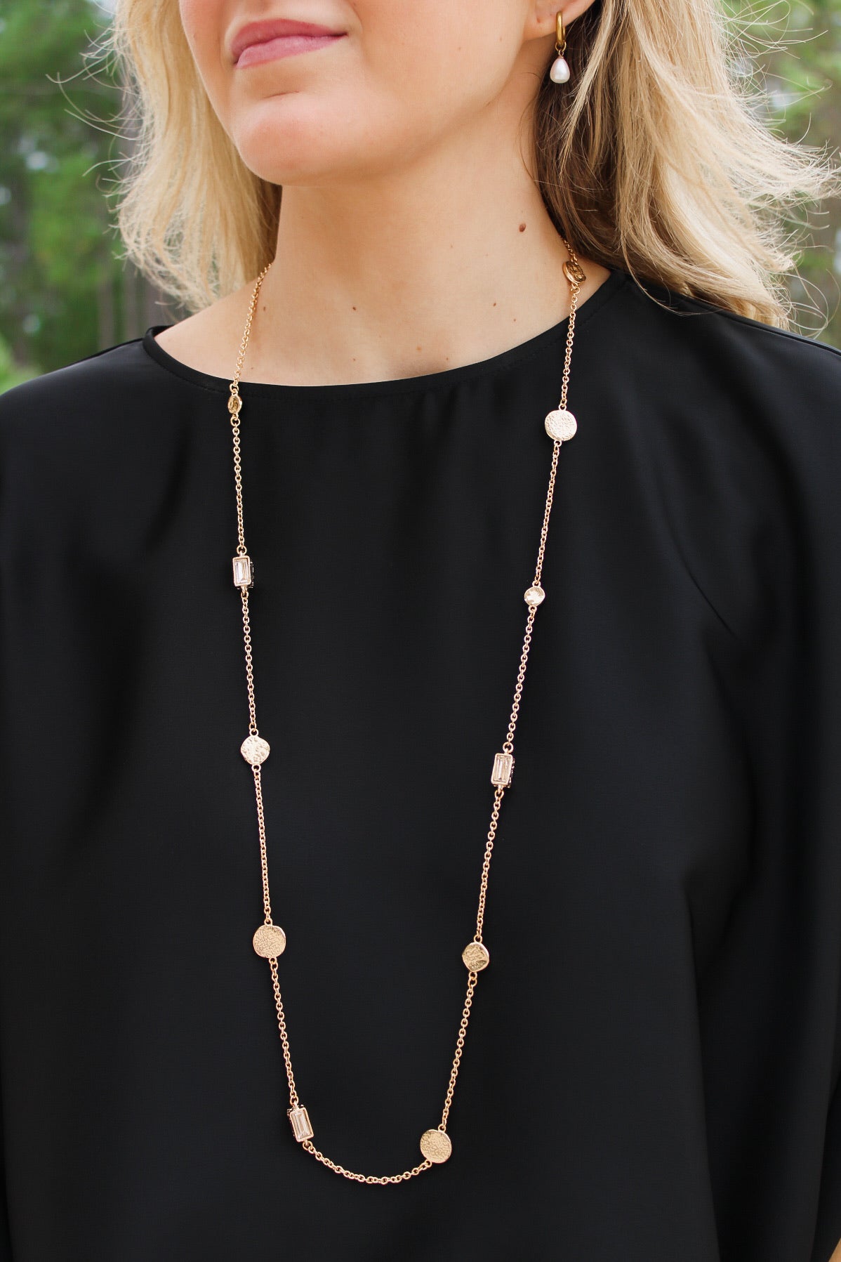 32" Hammered Disk Necklace - Gold