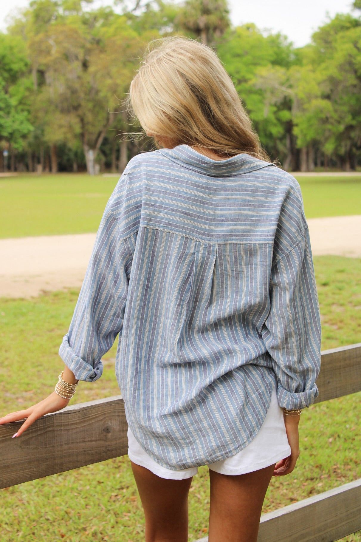 トップス .raaaakunnn. Z Supply: The Perfect Striped Button Up Top - Indigo – Makk Fashions