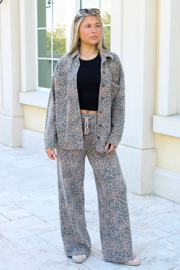 Z Supply: Hunter Knit Leopard Knit Pant - Desert Tan