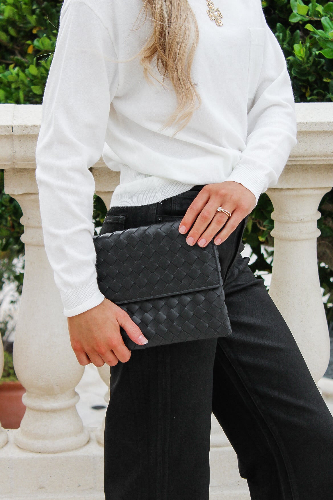 Elizabeth Woven Clutch Bag - Black