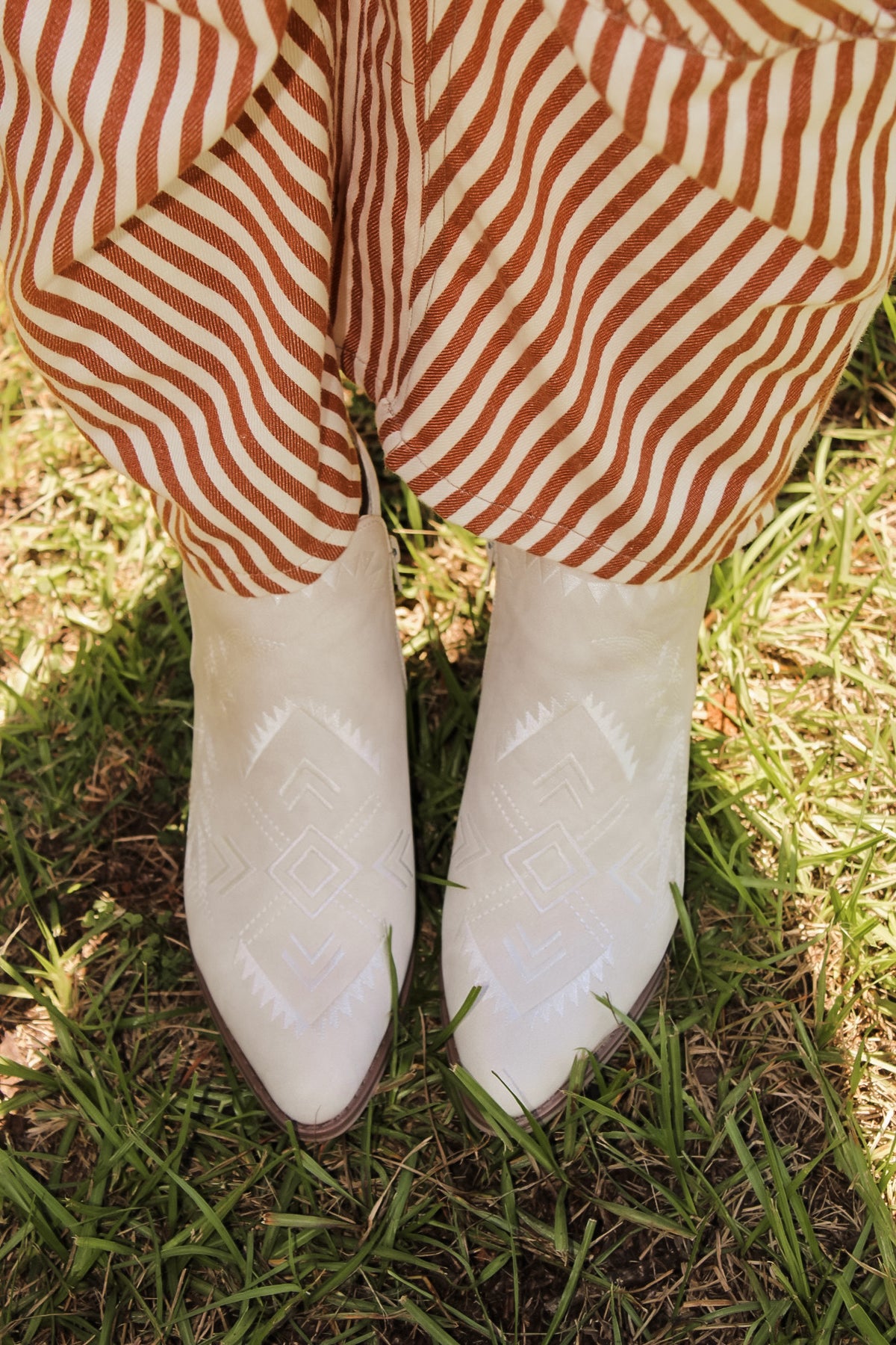 The Harper Block Heel Ankle Bootie - Lt Gray