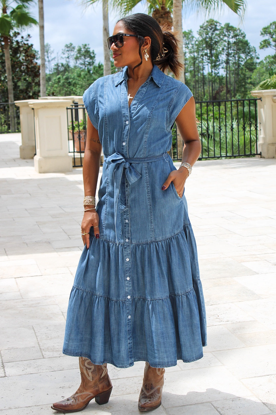The Lila Tiered V-Neck Midi Dress - Med Wash