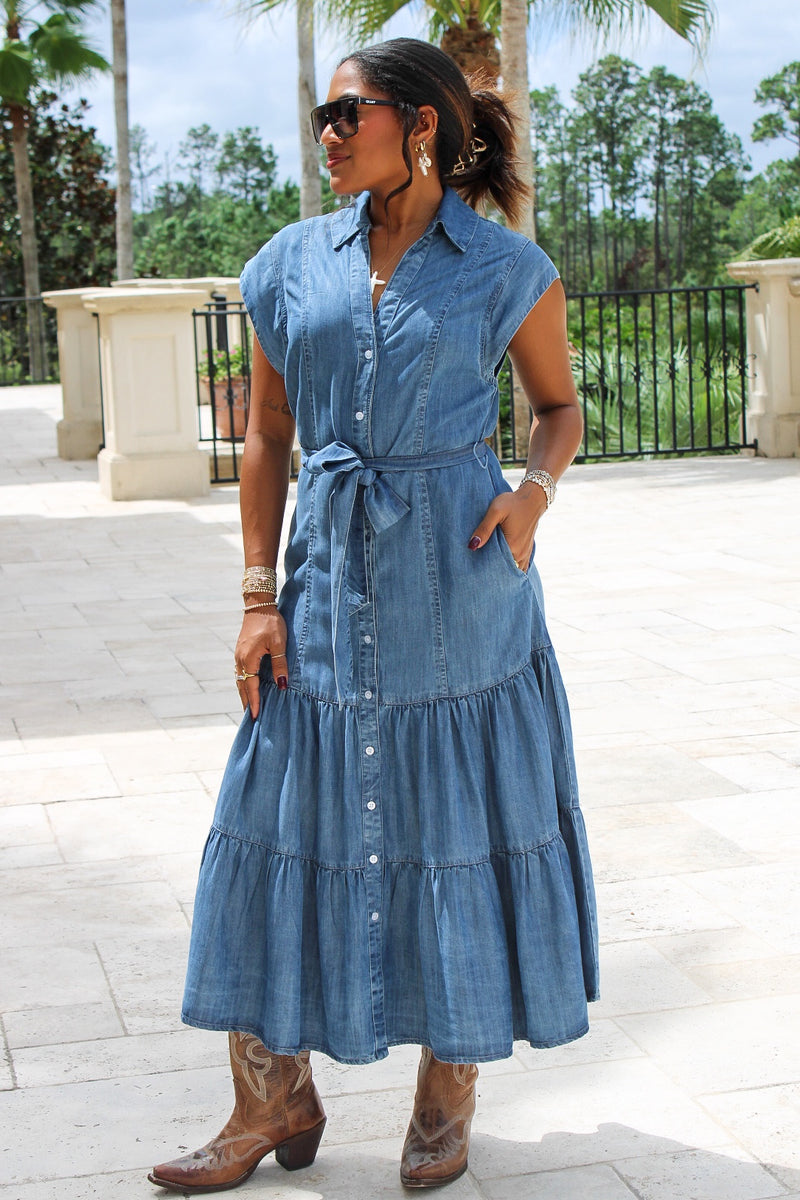 The Lila Tiered V-Neck Midi Dress - Med Wash