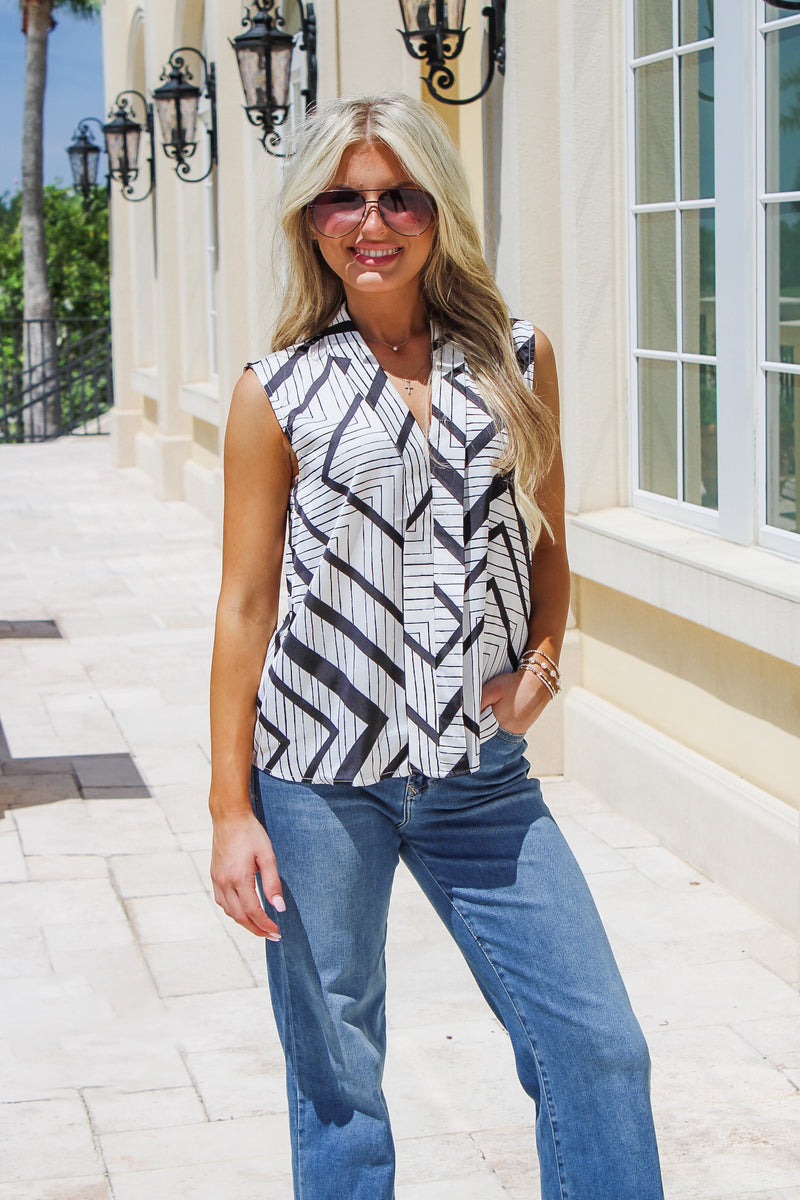 Follow The Lines Geo Print Top - White/Black