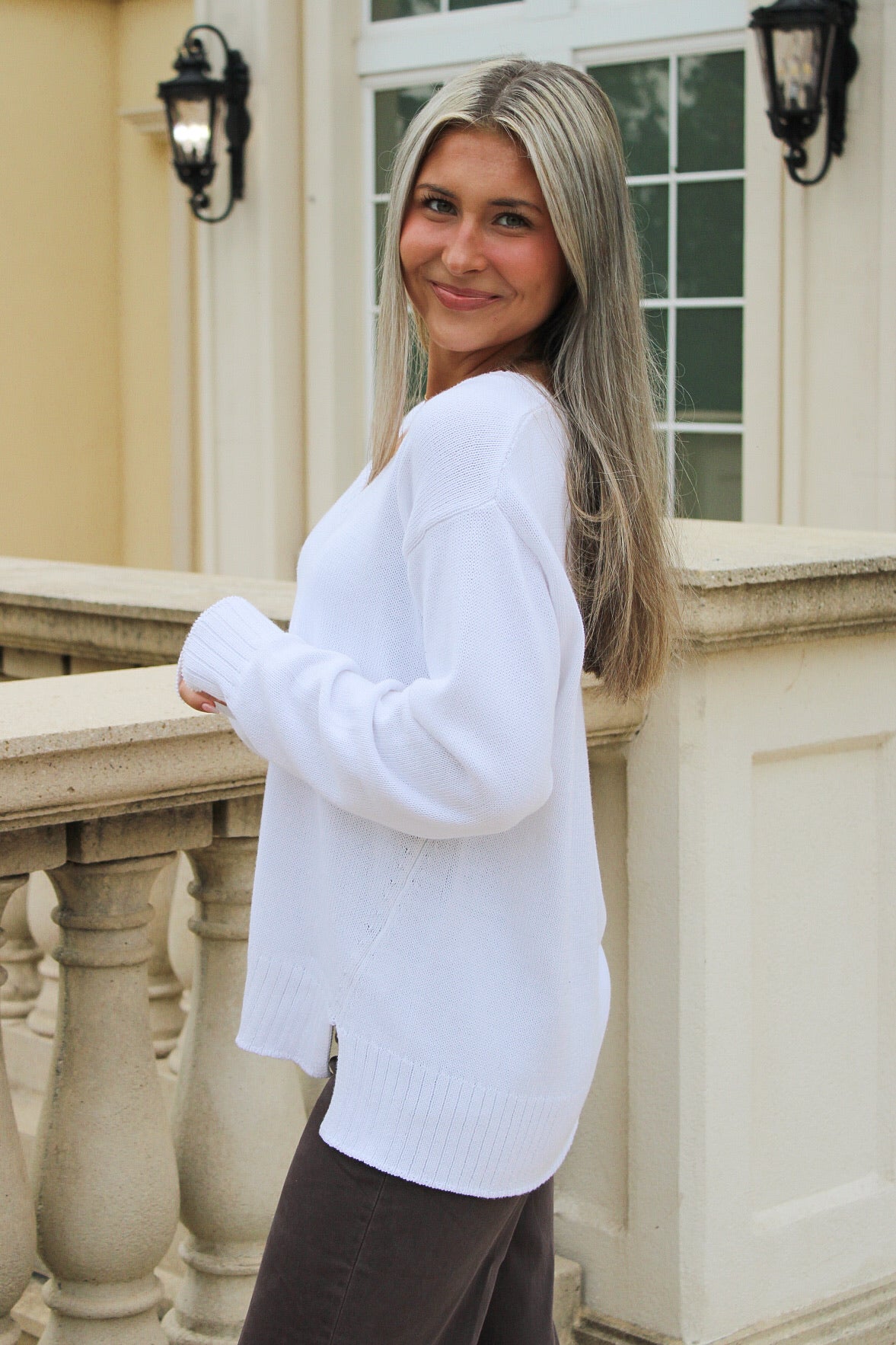 Z Supply: All Around V-Neck Sweater - White