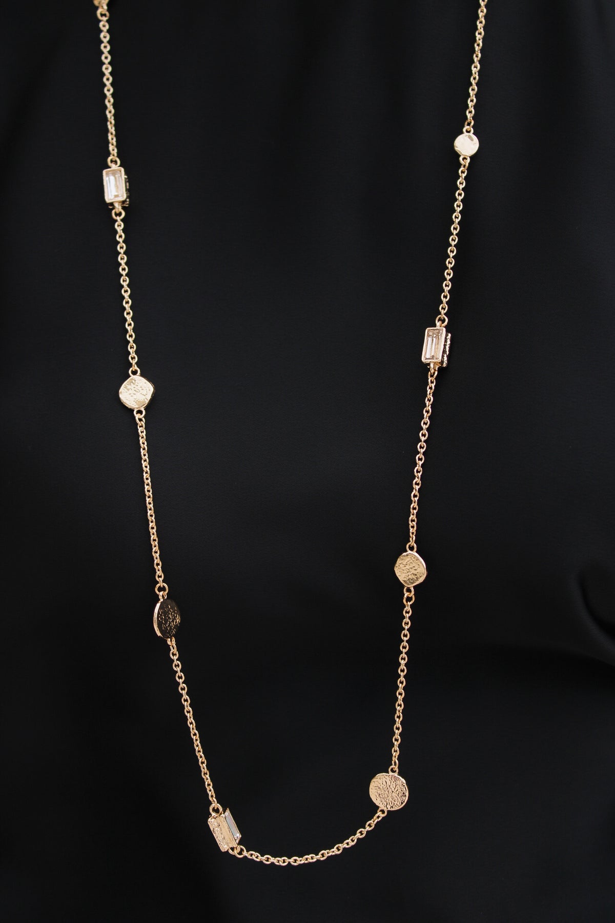 32" Hammered Disk Necklace - Gold