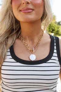 Round Pendant Chunky Chain Necklace - MOP