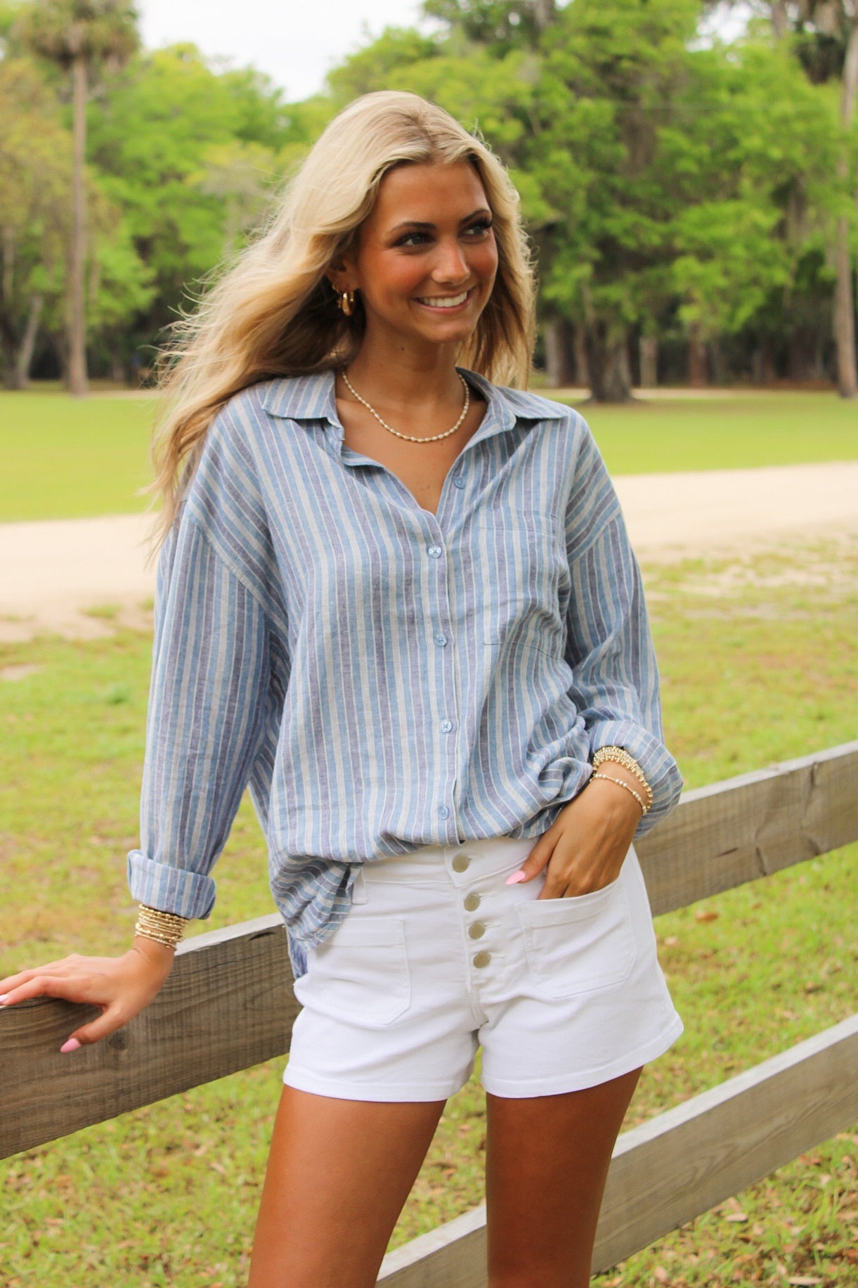 トップス .raaaakunnn. Z Supply: The Perfect Striped Button Up Top - Indigo – Makk Fashions