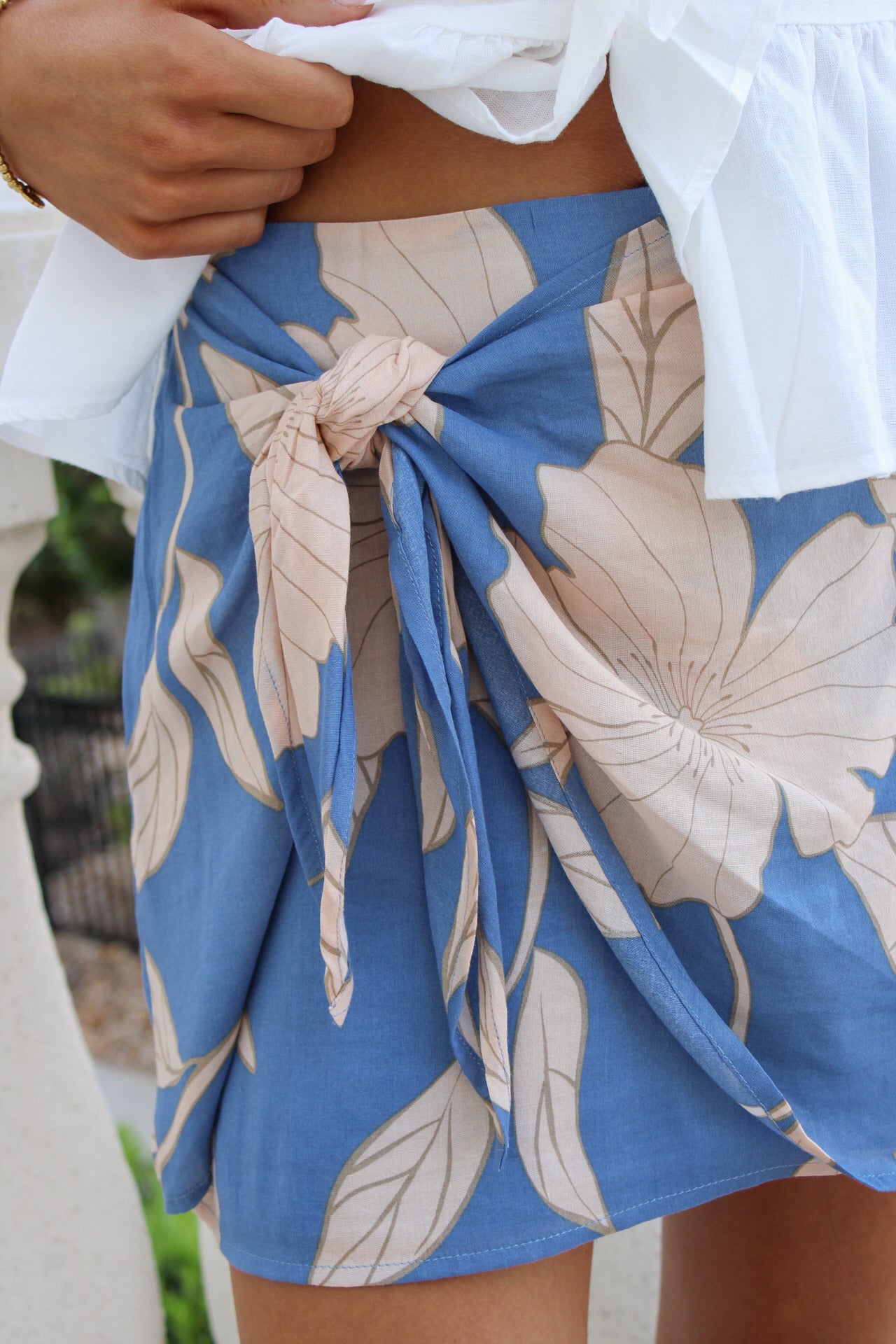 Z Supply: Lorna Bloom Floral Mini Skirt - Lake Blue