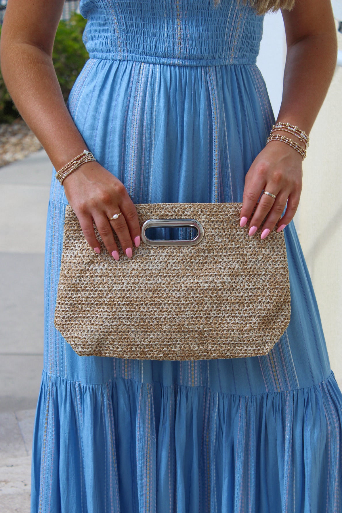 Resort Ready Straw Clutch With Handle - Taupe