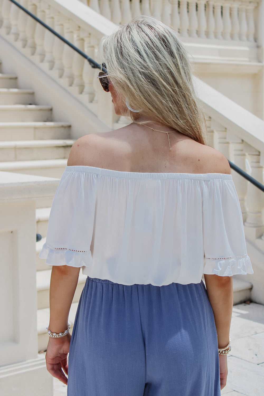 Off shoulder white top outfit hot sale