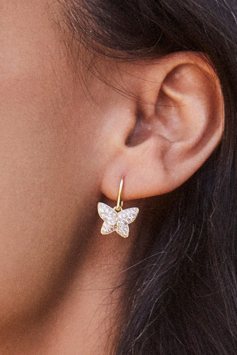 Kendra Scott: Lillia Crystal Butterfly Gold Drop Earrings - White Crystal | Makk Fashions