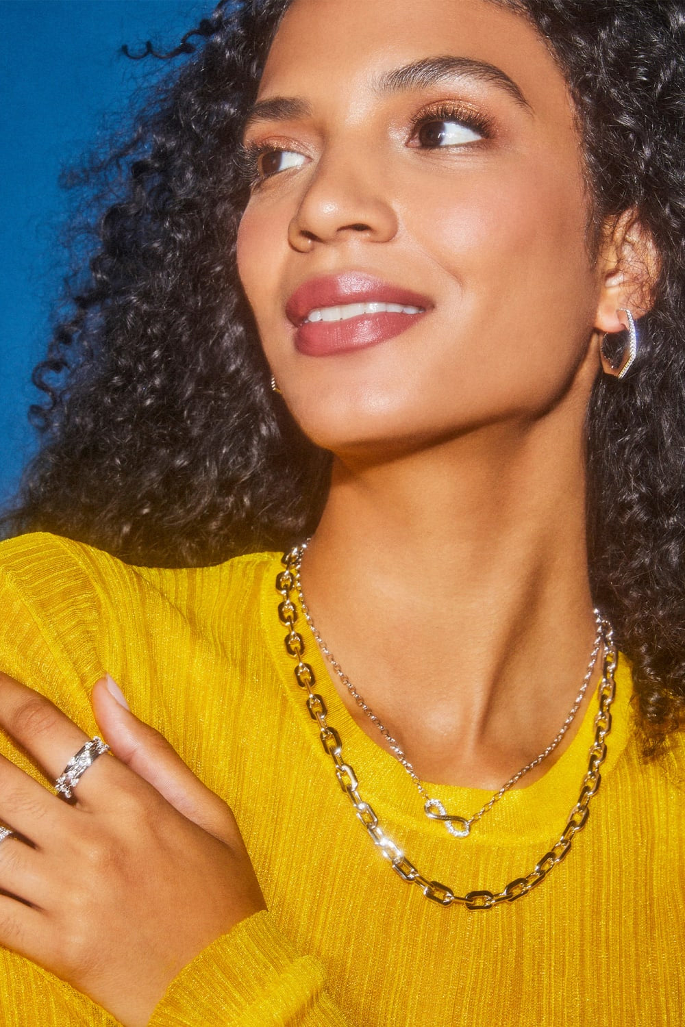 Kendra Scott: Annie Gold Infinity Pendant Necklace - White Crystal | Makk Fashions