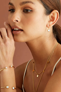 Kendra Scott: Davis Gold Small Drop Earrings - Mother Of Pearl | Makk Fashions